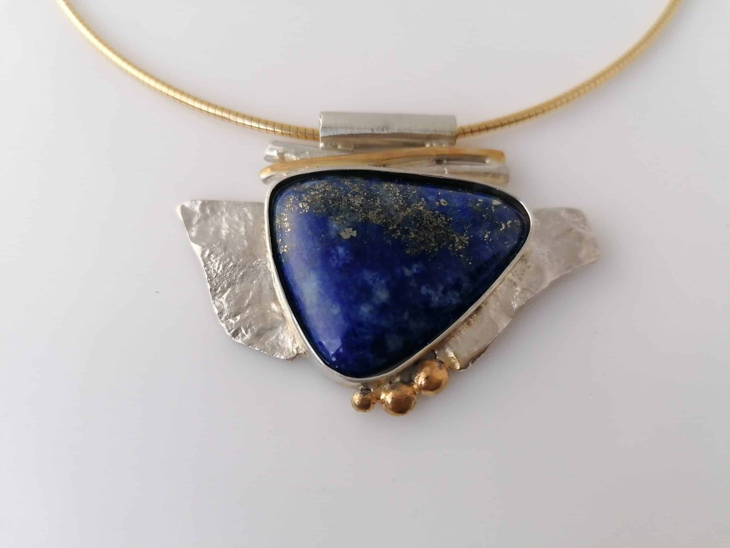 Anhänger mit Lapis